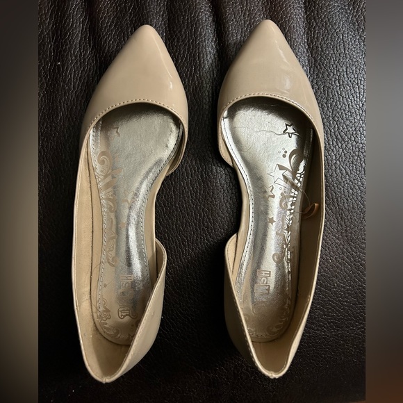 Brash Nude Flats in Size 8 - Picture 6 of 6